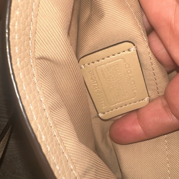 Coach Crossbody Beige Tones Size 6H X 8L Fold Over Vintage Look Small Bag - Picture 6 of 13